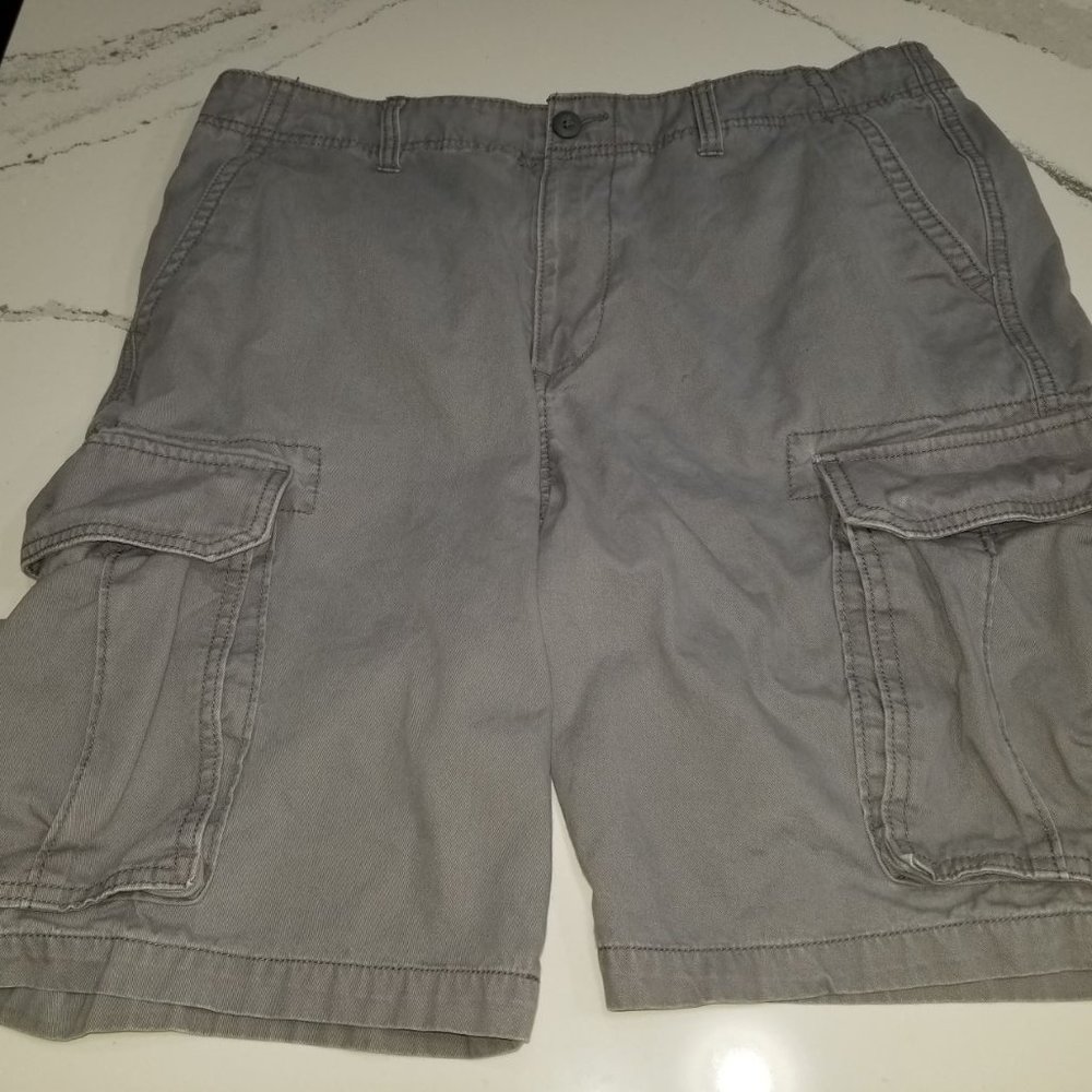 Old Navy Men's Cargo Shorts Size 36